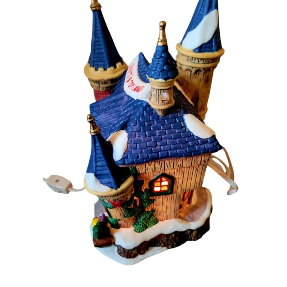 Heartland Valley Village Deluxe Porcelain Lighted House Santa's Toyland Limited